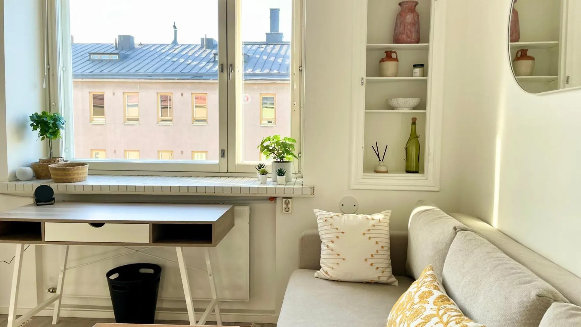 Penthouse Toeoeloe - High Ceilings, Wi-Fi, 24H Shop Apartment Helsinki Finland
