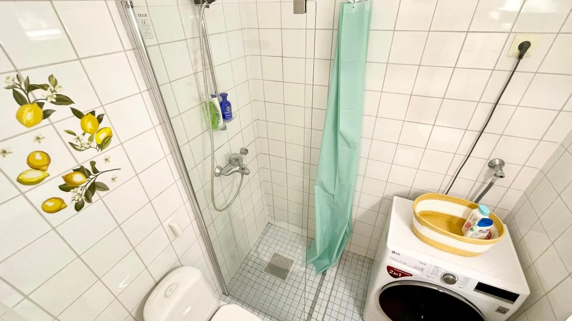 Penthouse Toeoeloe - High Ceilings, Wi-Fi, 24H Shop Lejlighed Helsinki