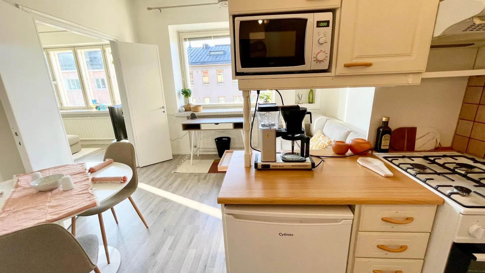 Penthouse Toeoeloe - High Ceilings, Wi-Fi, 24H Shop Lejlighed Helsinki
