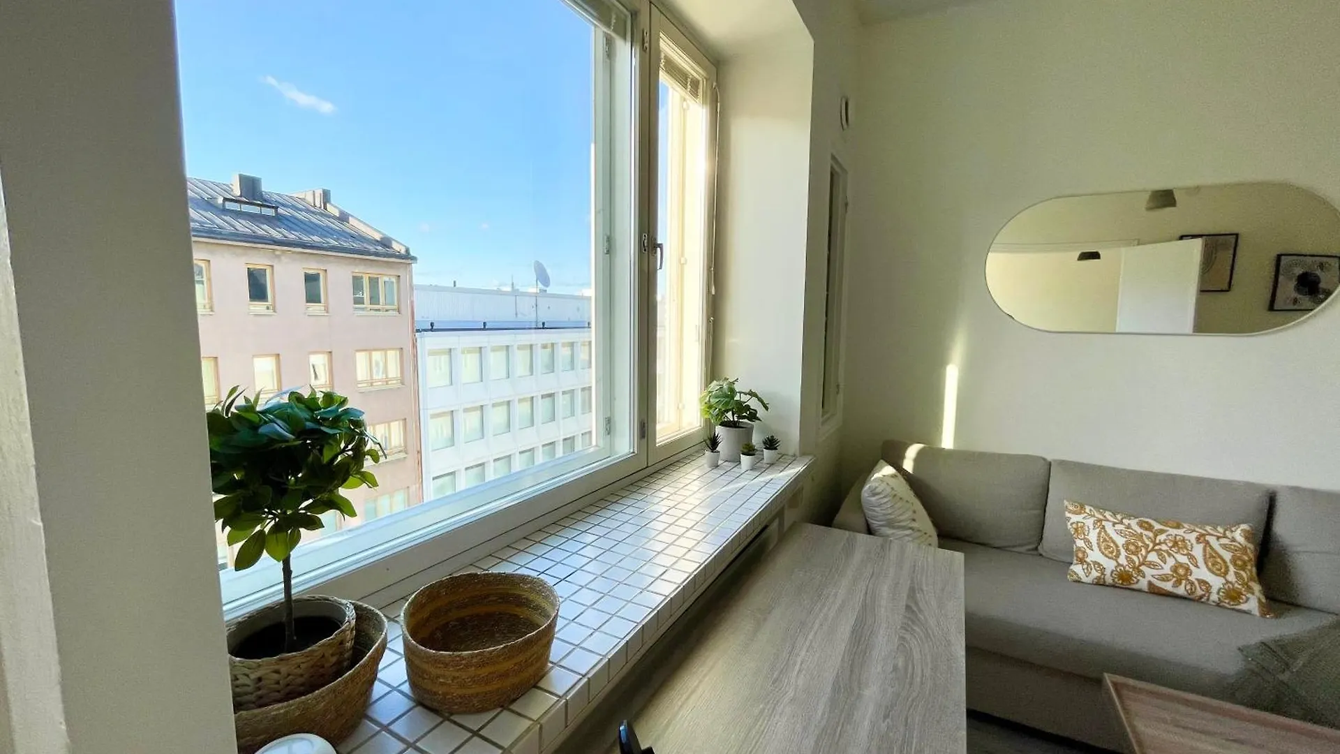 Penthouse Toeoeloe - High Ceilings, Wi-Fi, 24H Shop Lejlighed Helsinki