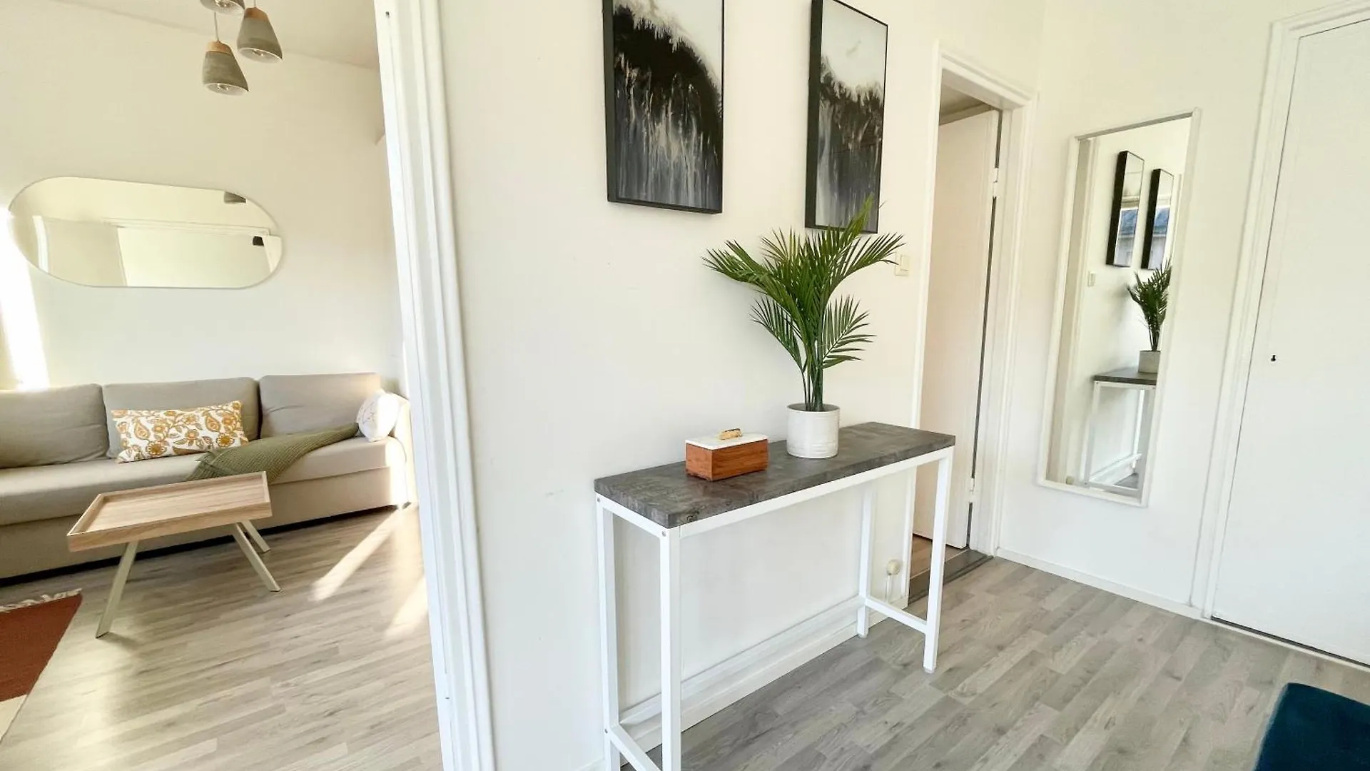 Penthouse Toeoeloe - High Ceilings, Wi-Fi, 24H Shop Lejlighed Helsinki