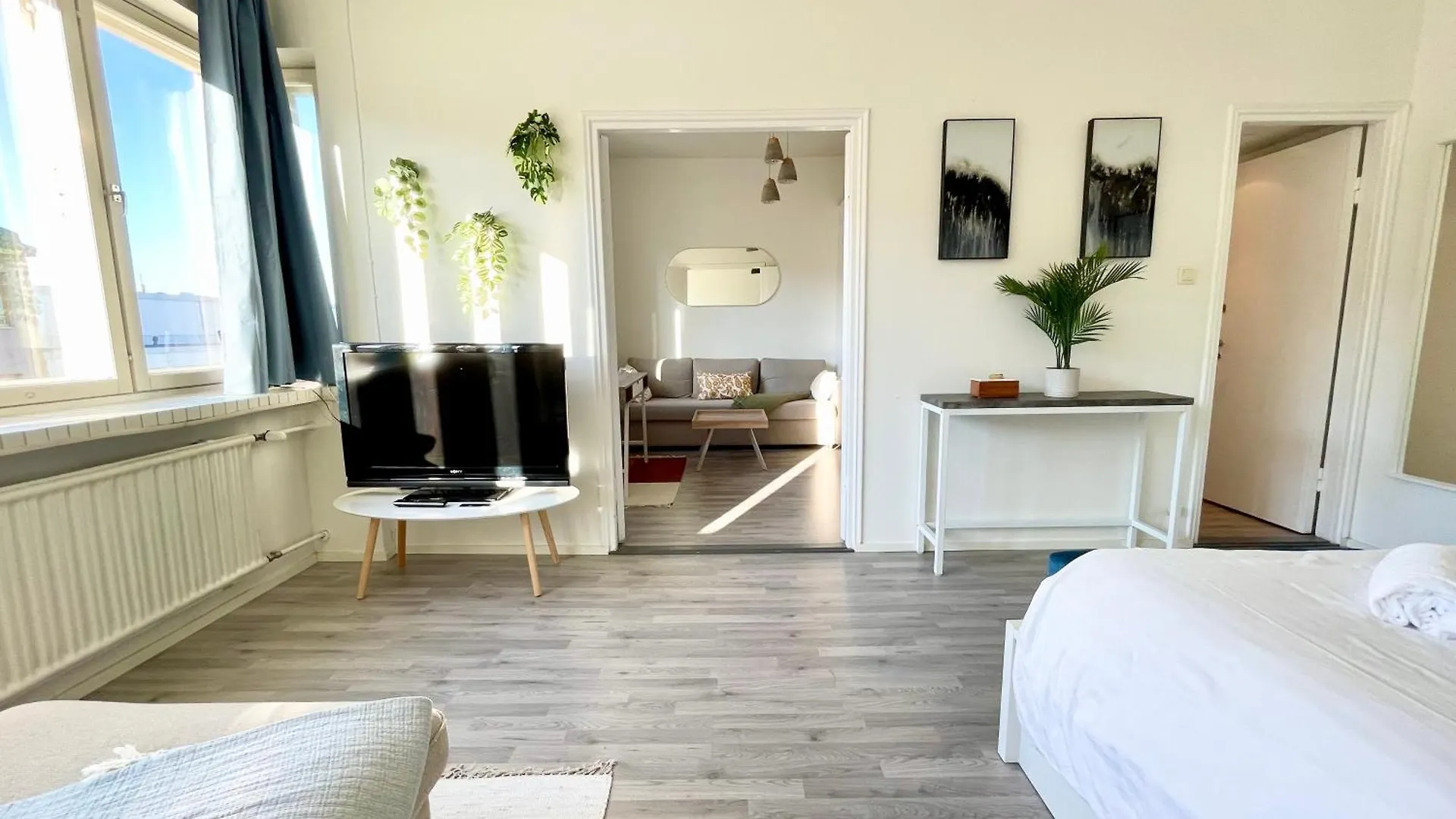 Apartamento Penthouse Toeoeloe - High Ceilings, Wi-Fi, 24H Shop, Olympic Stadium Helsínquia