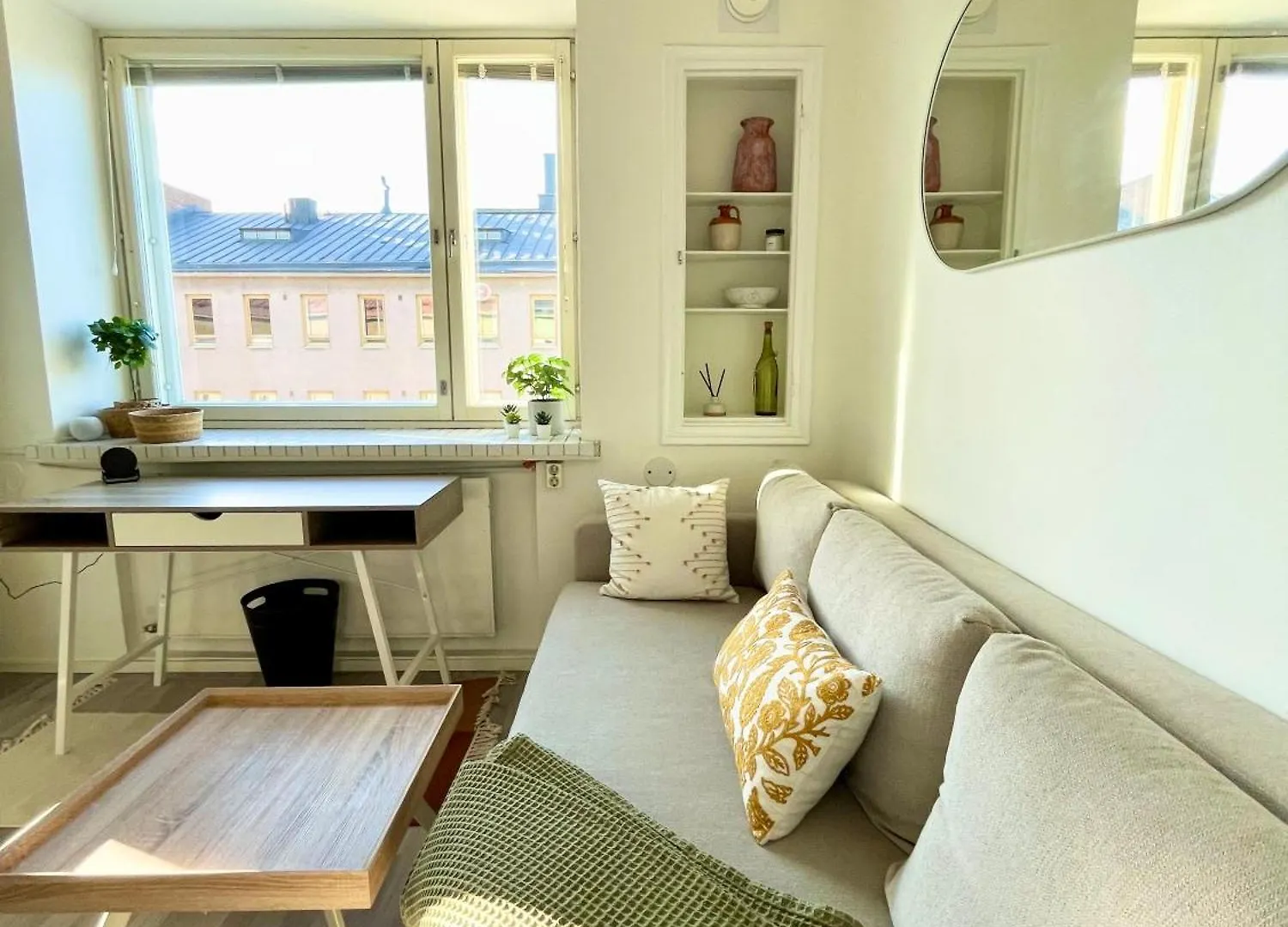 Penthouse Toeoeloe - High Ceilings, Wi-Fi, 24H Shop, Olympic Stadium Helsínquia 0*,
